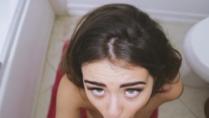  GF gives a sexy blowjob in the bathroom to pleasure her man